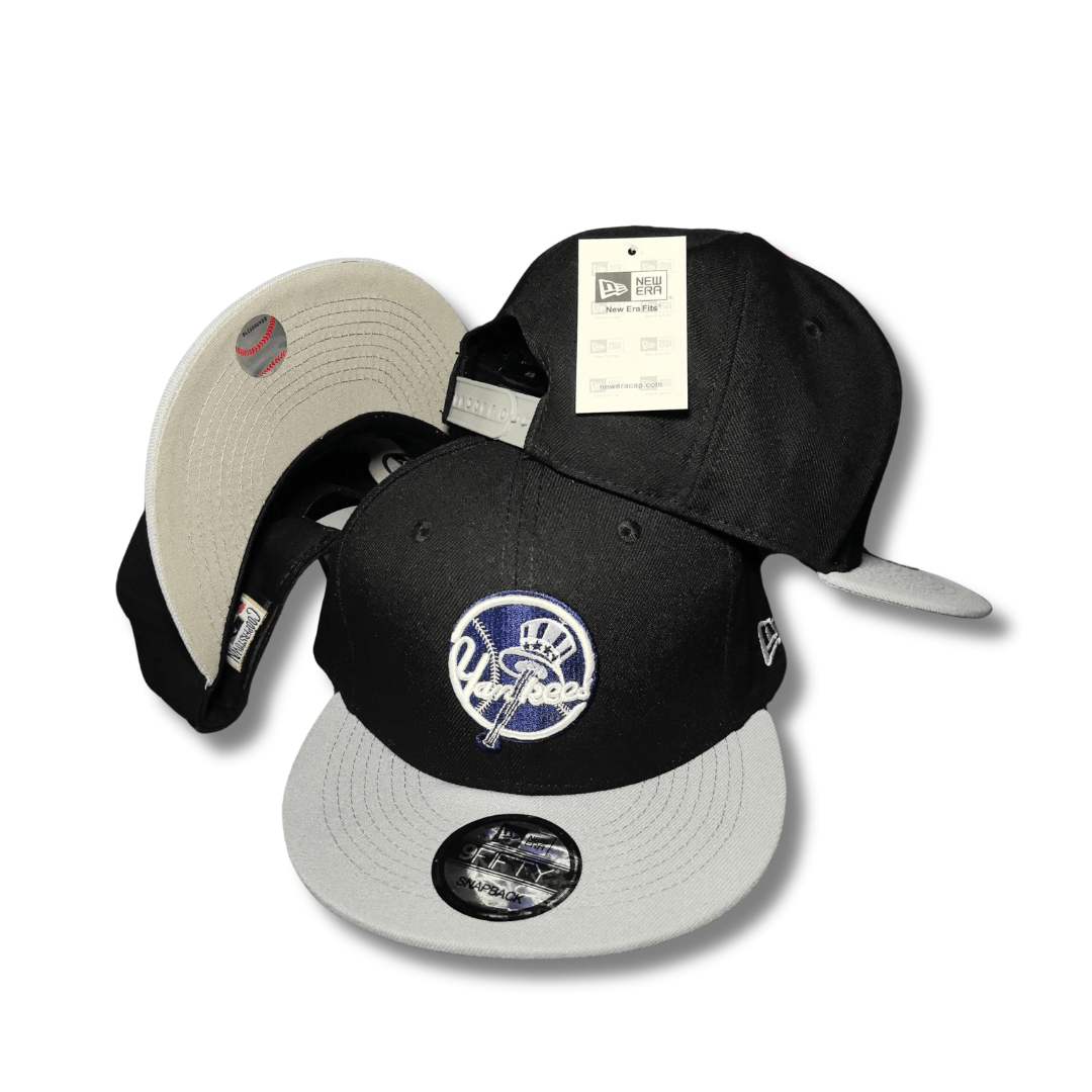 New York Yankees Black and Gray Classic Logo Edition – Snapback Cap